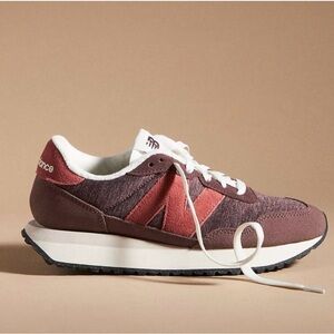 EUC New Balance 237 Sneakers Sz 6 Wine